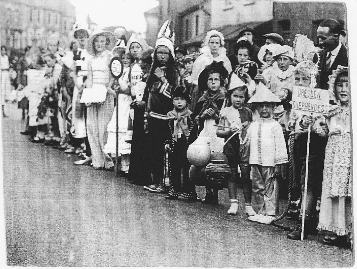 Reigate Carnival - jingle Bells, Chinaman, Sa